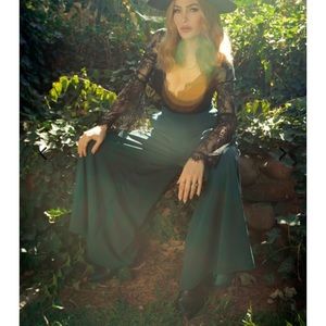 La Femme En Noir Palazzo Pants in Green